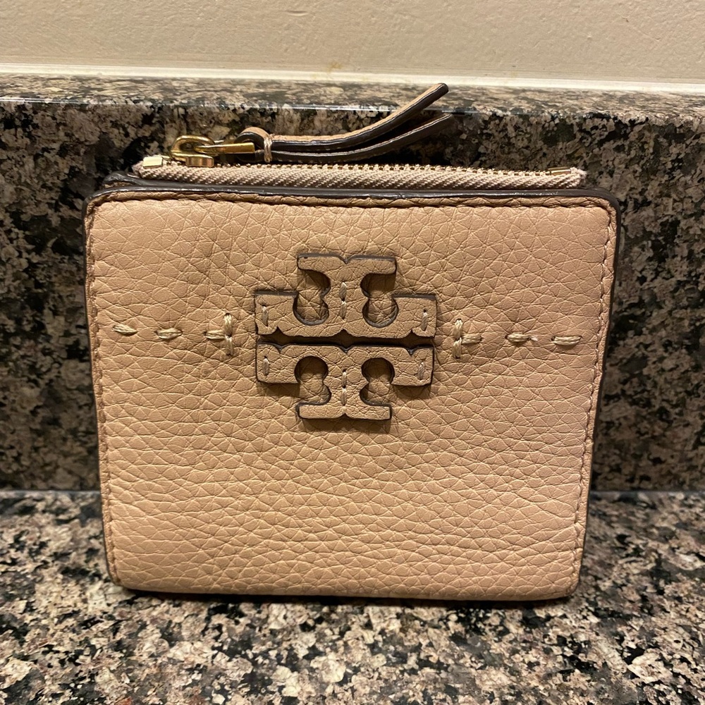 Tory Burch super cute small wallet. Perfect condition!